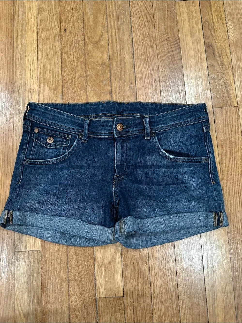 H&M women’s jean shorts boyfriend size 8 cuffed